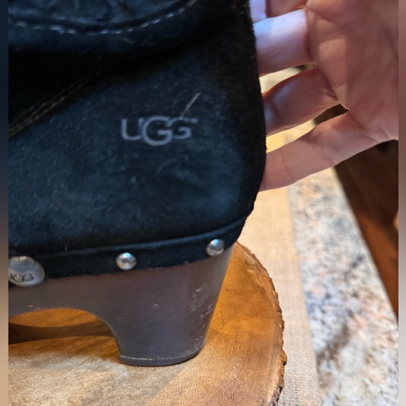 UGG Black Suede Leather Booties. Wooden heels. Size 7. GUC - Picture 12 of 13